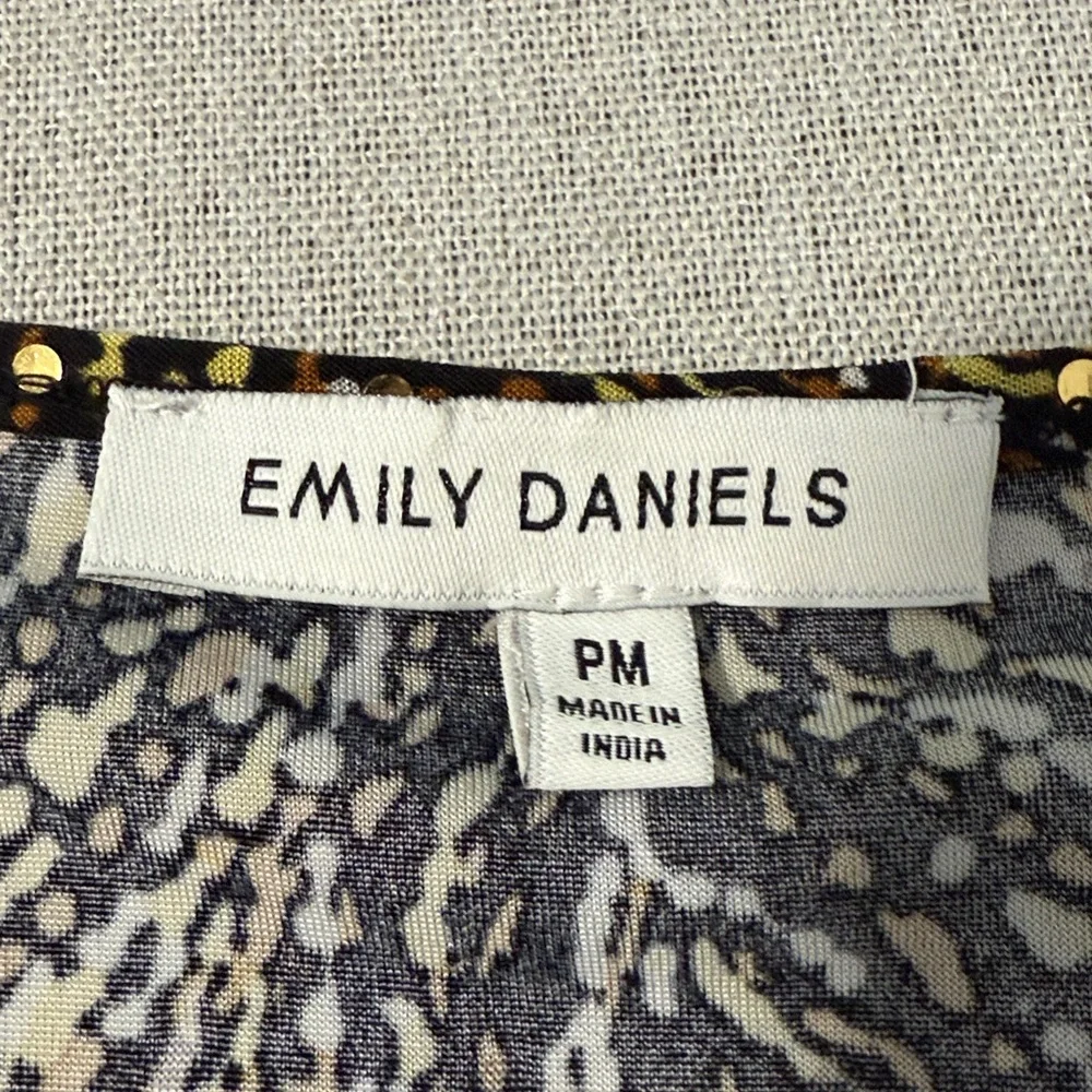 Emily Daniel’s Elegant Brown and Gold Swirl Tunic Top SZPM. - Picture 3 of 14